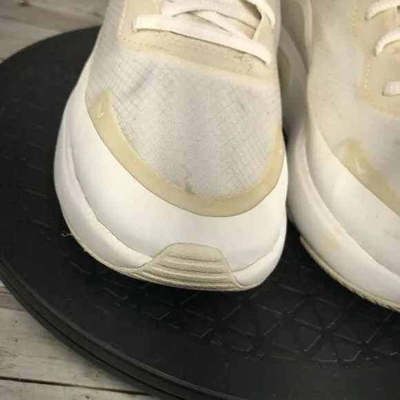 Nike Women Size 7.5 Airmax Dia SE White Athletic Shoes